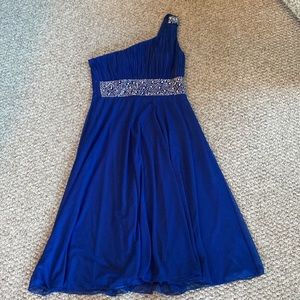 Pretty, blue, one shoulder dress by Celavie.